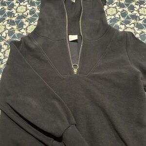 Varley vine sweatshirts in black, Medium